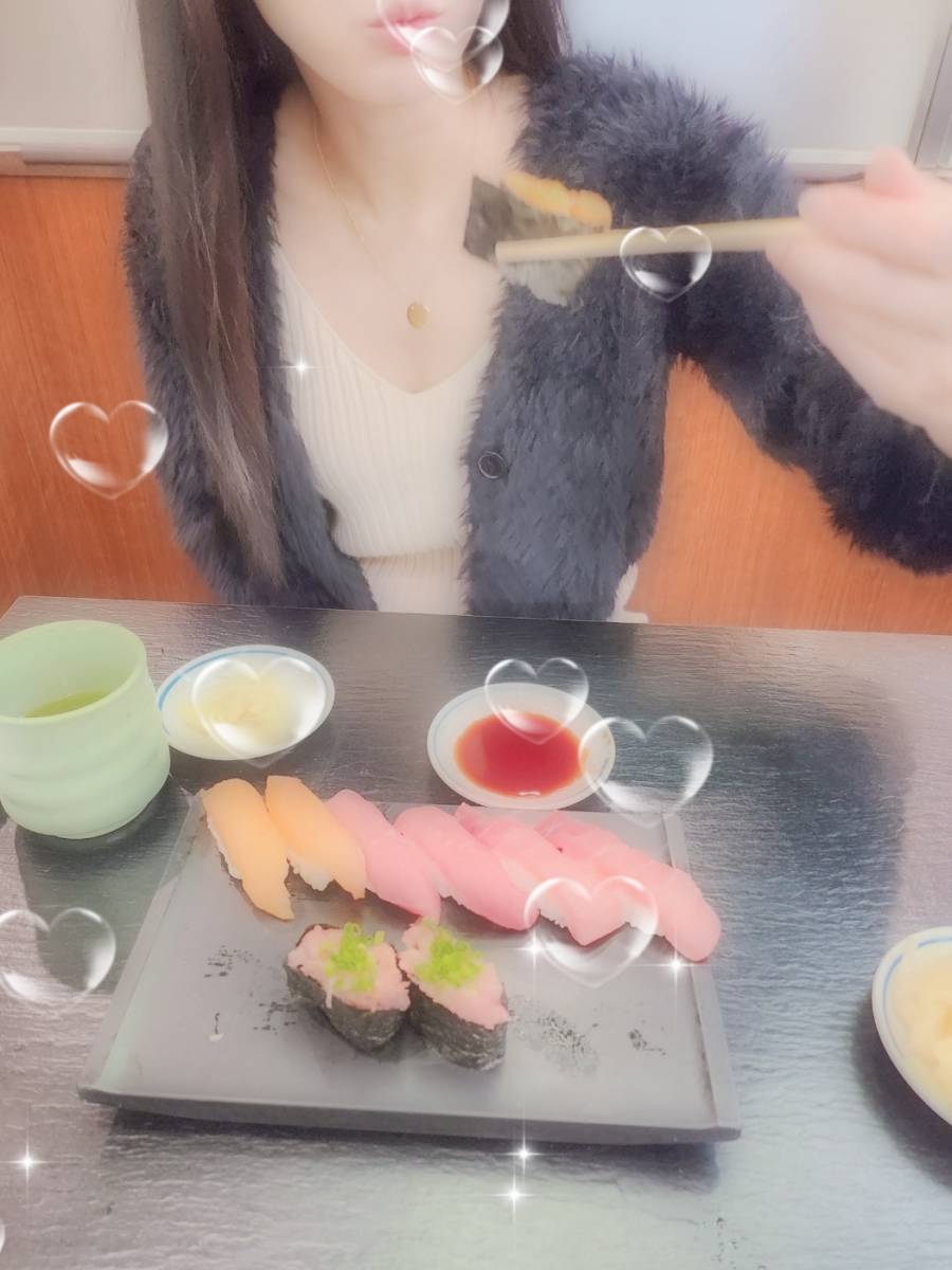 마마랑. 런치. 하고 왔다고. 오빠~~~ ❤️🧡💛💚💙